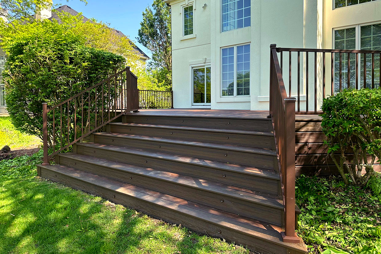 Composite Deck With Staircase 4