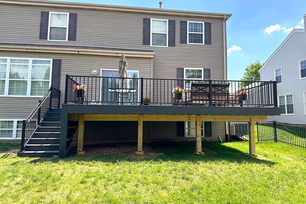 Two-Toned Composite Deck 2